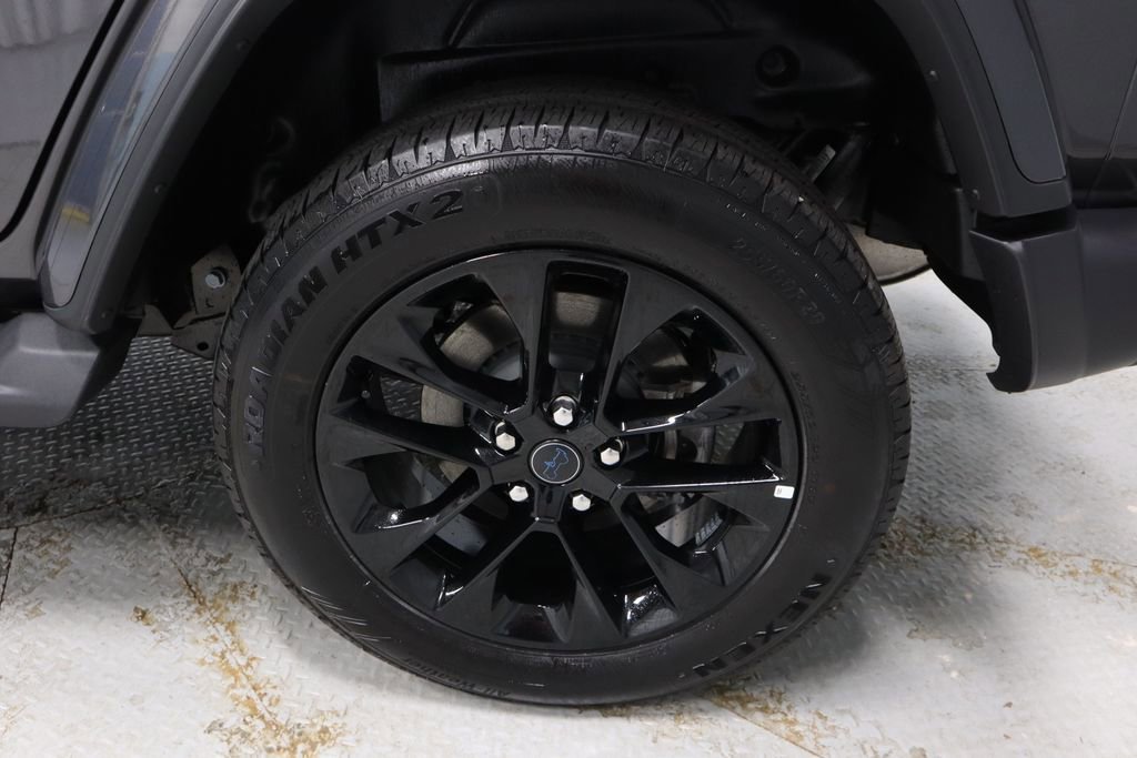 Used 2025 Jeep Wrangler Unlimited Sahara AWD/4WD image 19
