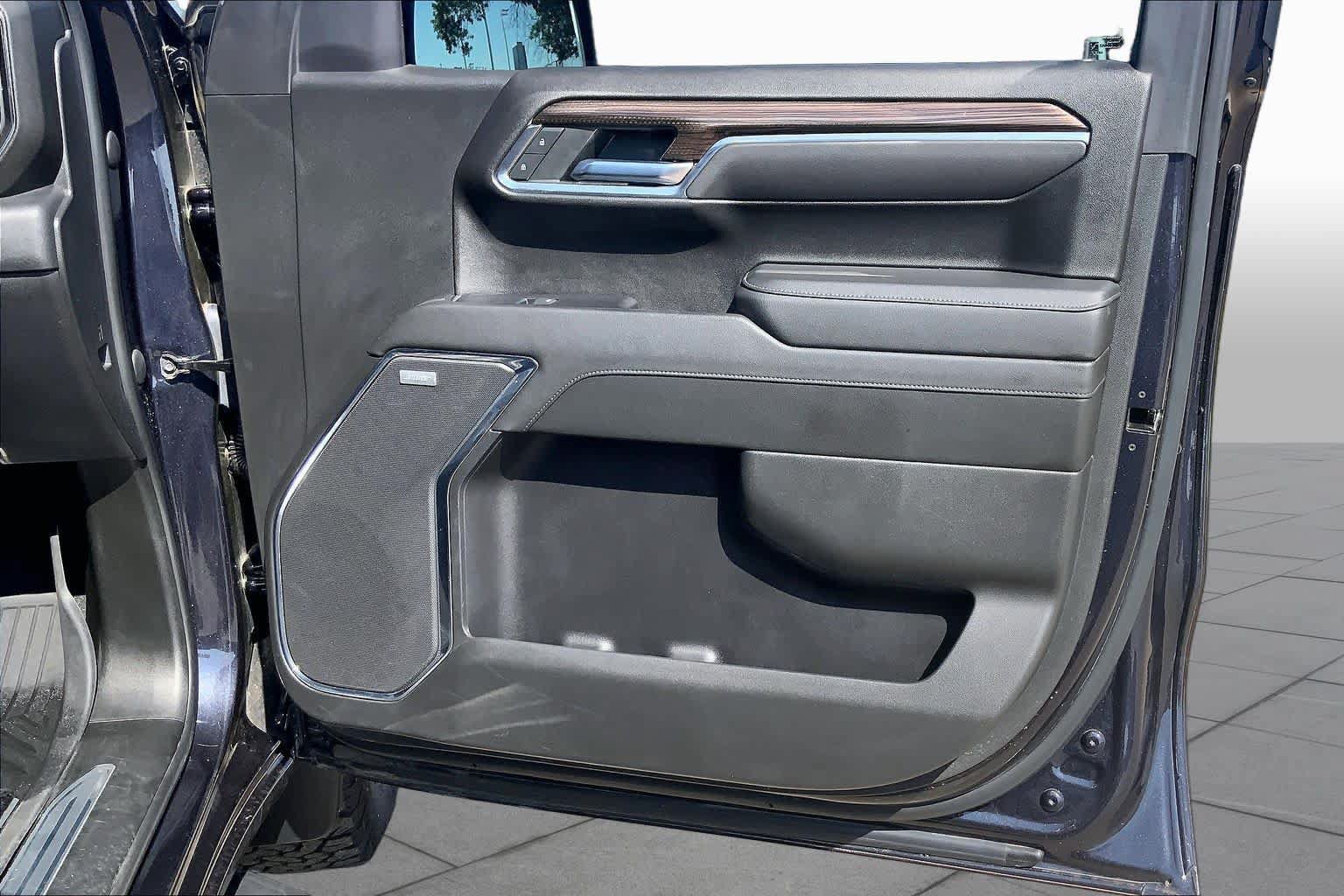 Used 2022 Chevrolet Silverado 1500 LT Trail Boss w/ Convenience Package II AWD/4WD image 23