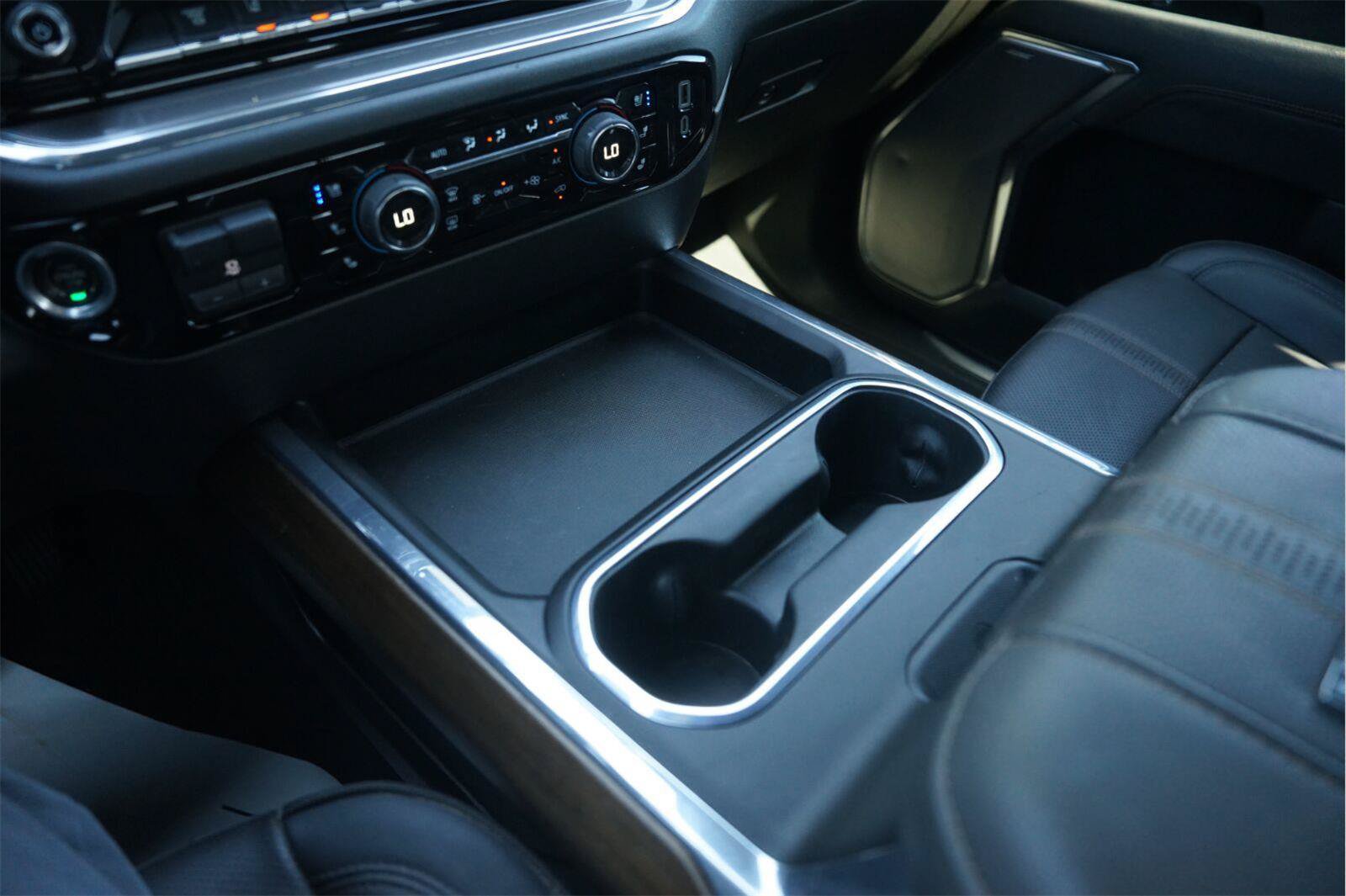 Used 2024 Chevrolet Silverado 3500 High Country w/ High Country Premium Package AWD/4WD image 29