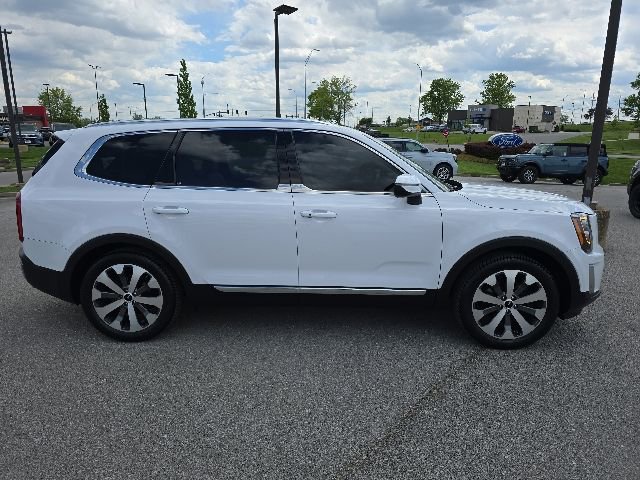 Used 2022 Kia Telluride EX w/ EX Premium Package FWD image 6