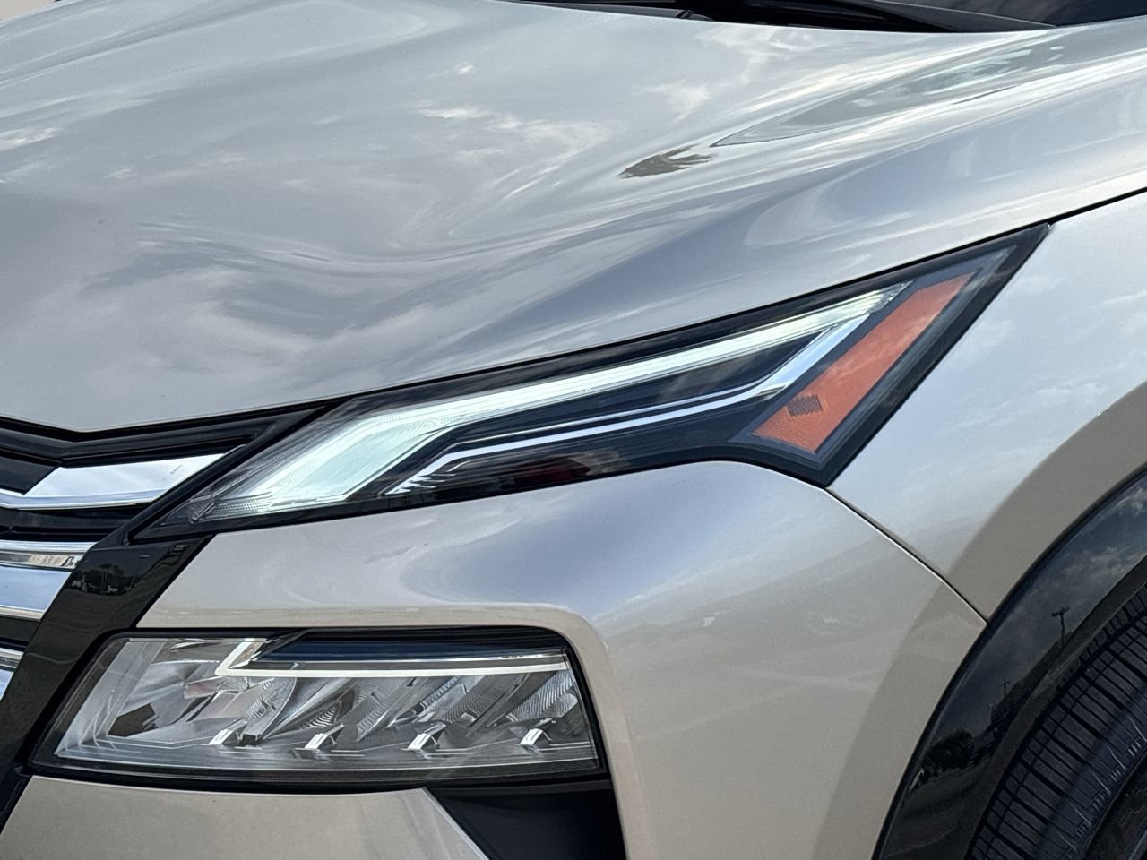 Used 2025 Nissan Rogue Platinum w/ Platinum Premium Package image 6