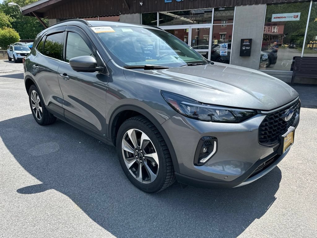 Certified 2023 Ford Escape Platinum AWD/4WD image 3