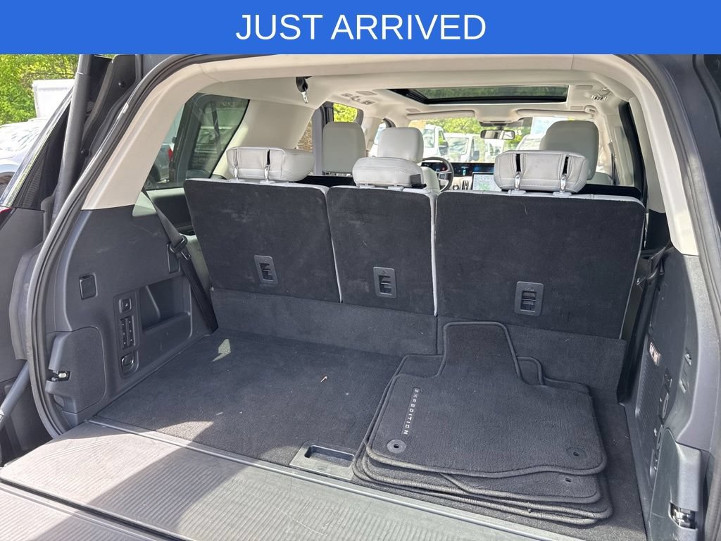 Certified 2025 Ford Expedition Platinum w/ Driver's Package AWD/4WD image 36