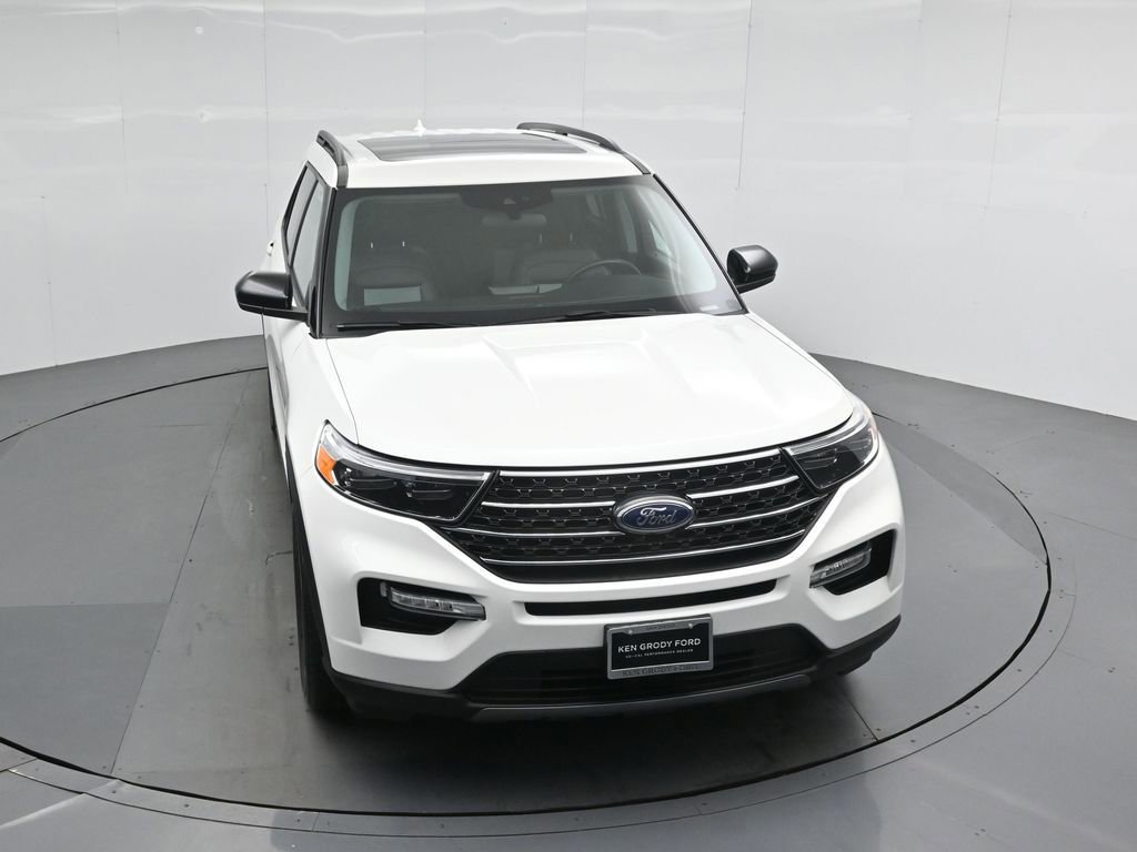 Certified 2023 Ford Explorer XLT w/ Equipment Group 202A image 5