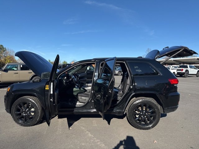 Used 2021 Jeep Grand Cherokee Laredo X image 27