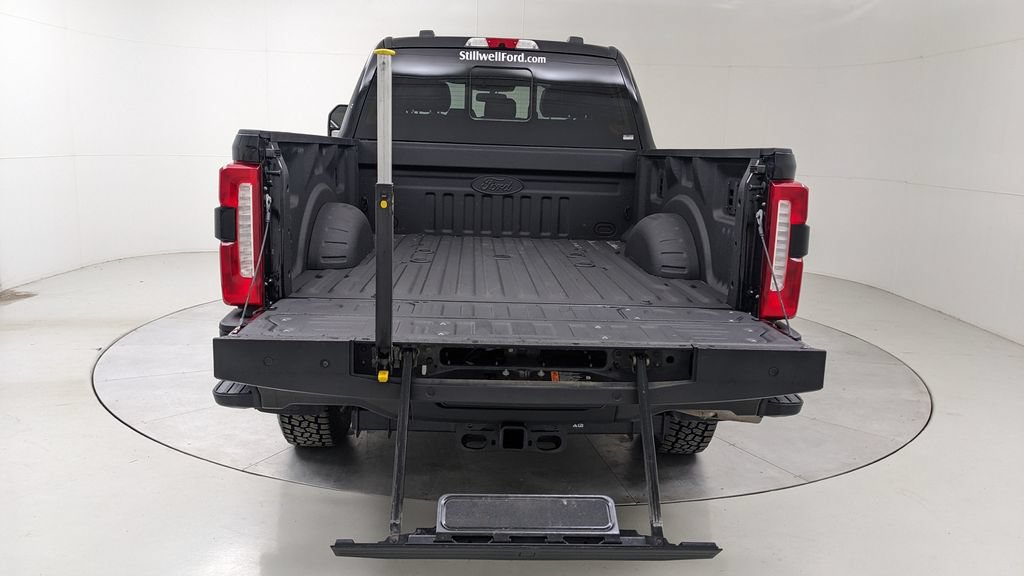 Certified 2024 Ford F250 King Ranch AWD/4WD image 9