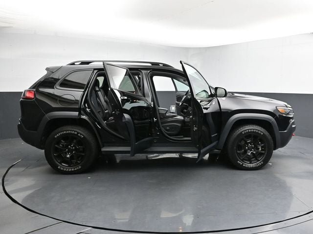 Used 2022 Jeep Cherokee Trailhawk w/ Sound & Nav Group AWD/4WD image 36