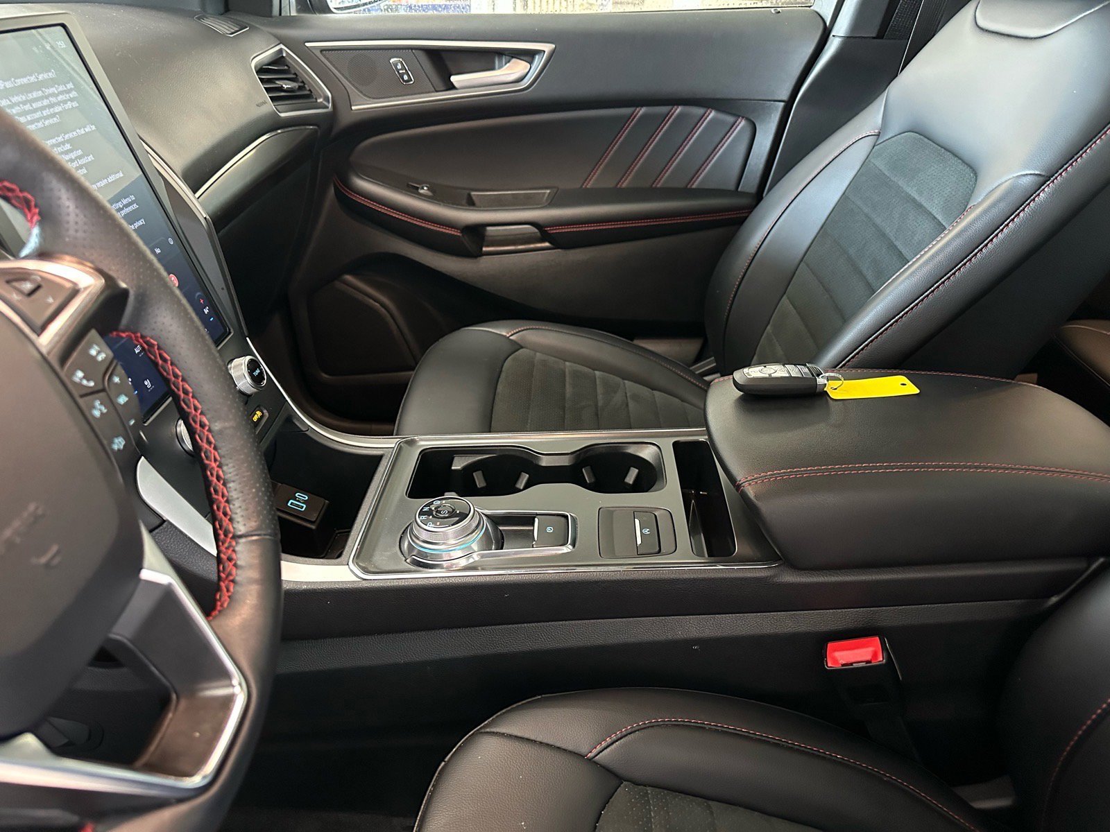 Certified 2024 Ford Edge ST-Line w/ Class II Trailer Tow Package image 18