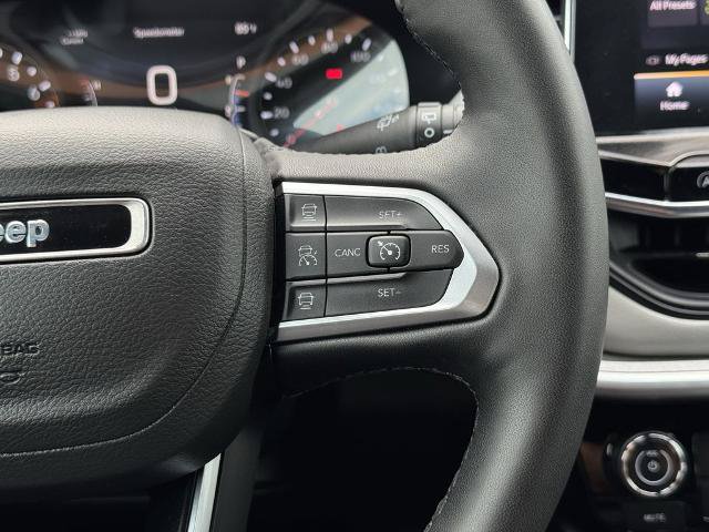 Used 2025 Jeep Compass Limited AWD/4WD image 20