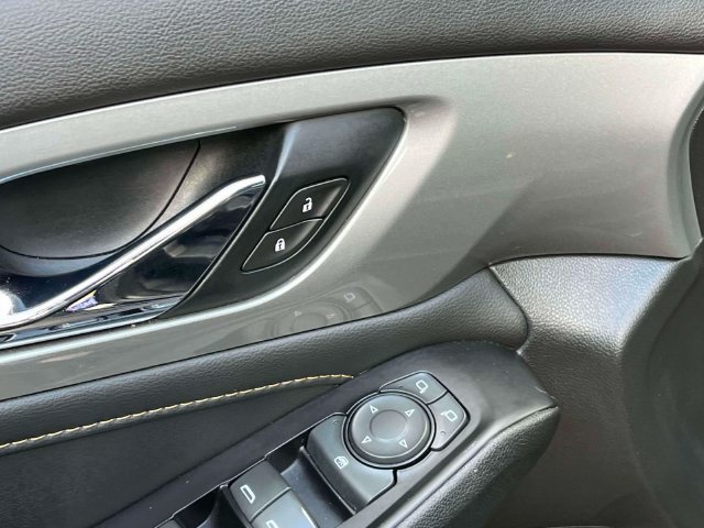 Used 2020 Chevrolet Traverse LS FWD image 28