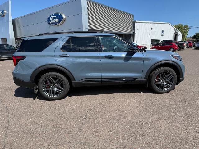 Certified 2025 Ford Explorer ST-Line w/ Premium Package AWD/4WD image 9