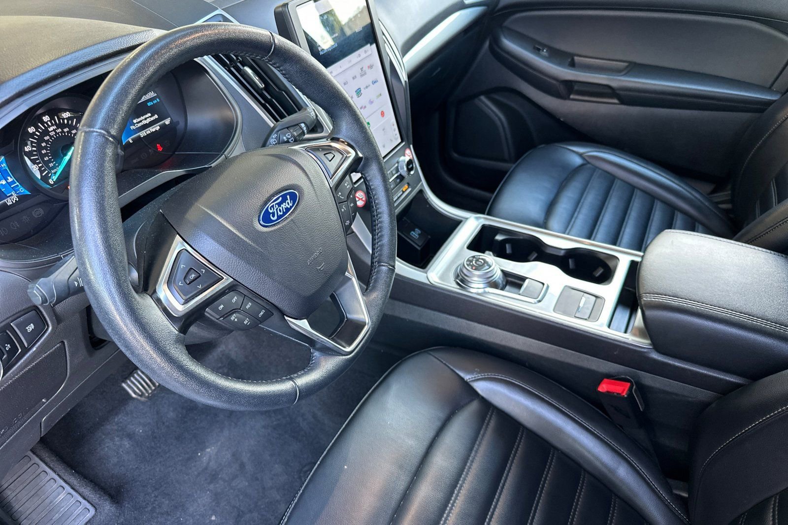 Certified 2024 Ford Edge SEL AWD/4WD image 6