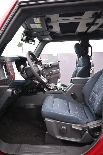 Certified 2025 Ford Bronco Heritage Edition AWD/4WD image 15