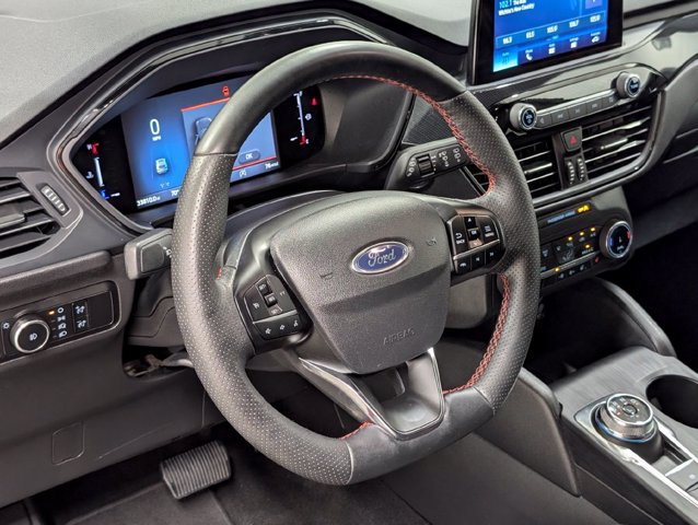 Certified 2025 Ford Escape ST-Line Select AWD/4WD image 9