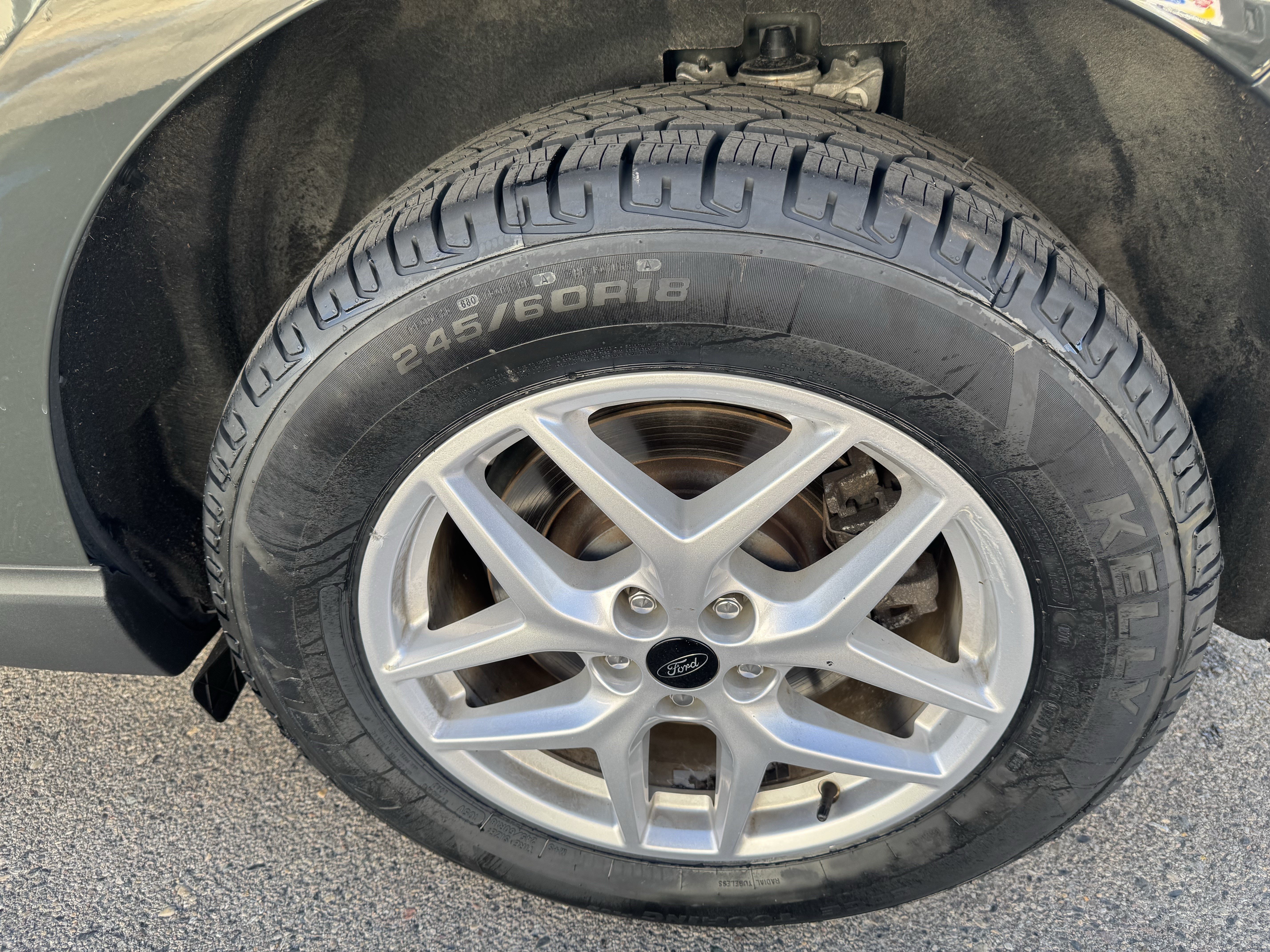 Certified 2023 Ford Edge SEL w/ Convenience Package AWD/4WD image 9