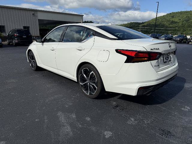 Used 2024 Nissan Altima 2.5 SR FWD image 14
