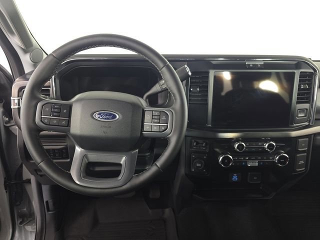 Certified 2025 Ford F350 Lariat w/ Black Appearance Package image 12