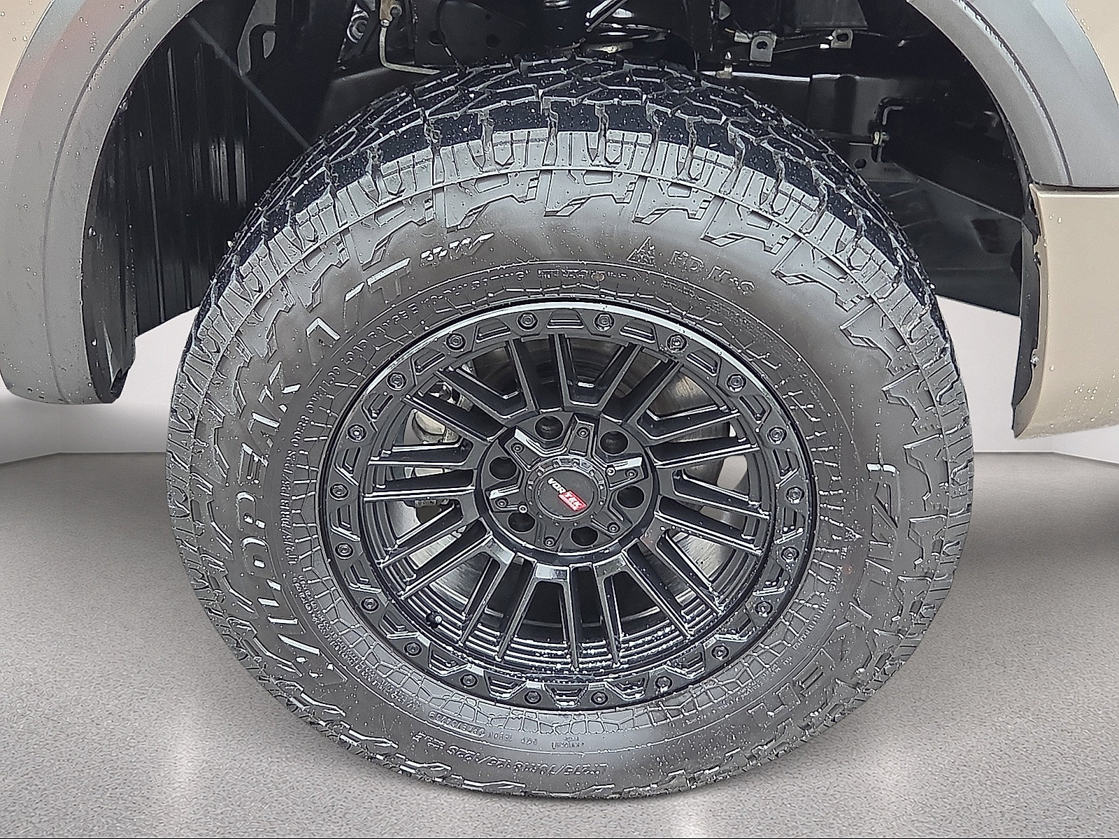 Used 2023 Nissan Titan PRO-4X w/ Pro-4x Convenience Package AWD/4WD image 7