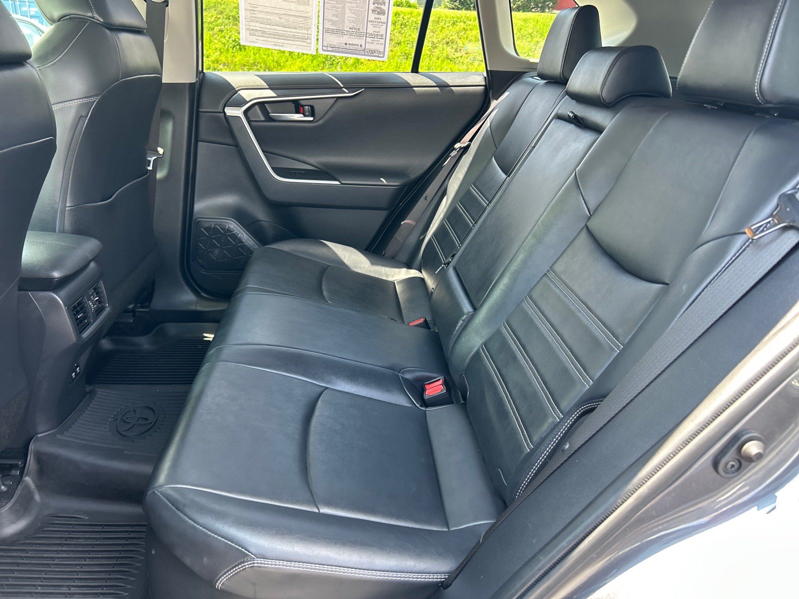 Used 2019 Toyota RAV4 Limited w/ Carpet Mat Package AWD/4WD image 9