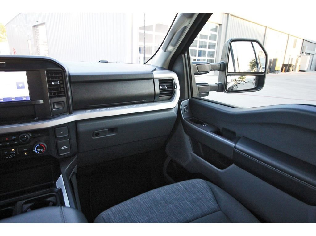 Certified 2025 Ford F250 XLT w/ FX4 Off-Road Package image 13