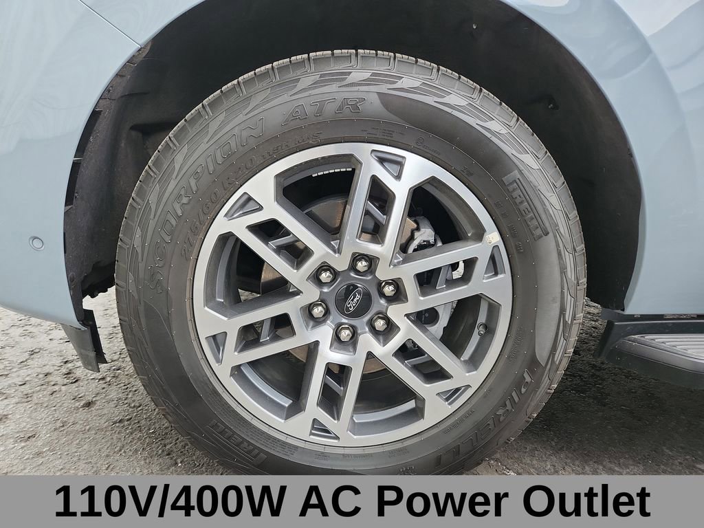 Certified 2025 Ford Expedition Active image 6