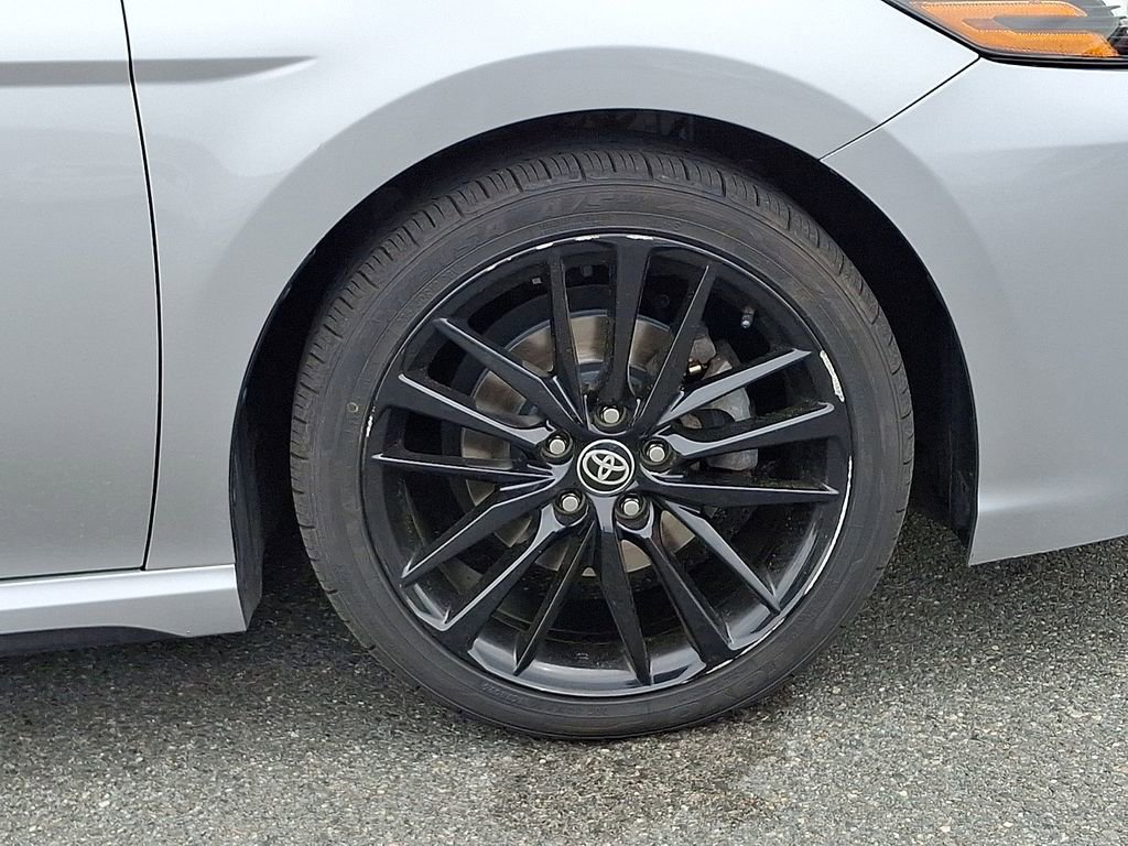 Used 2022 Toyota Camry XSE FWD image 8