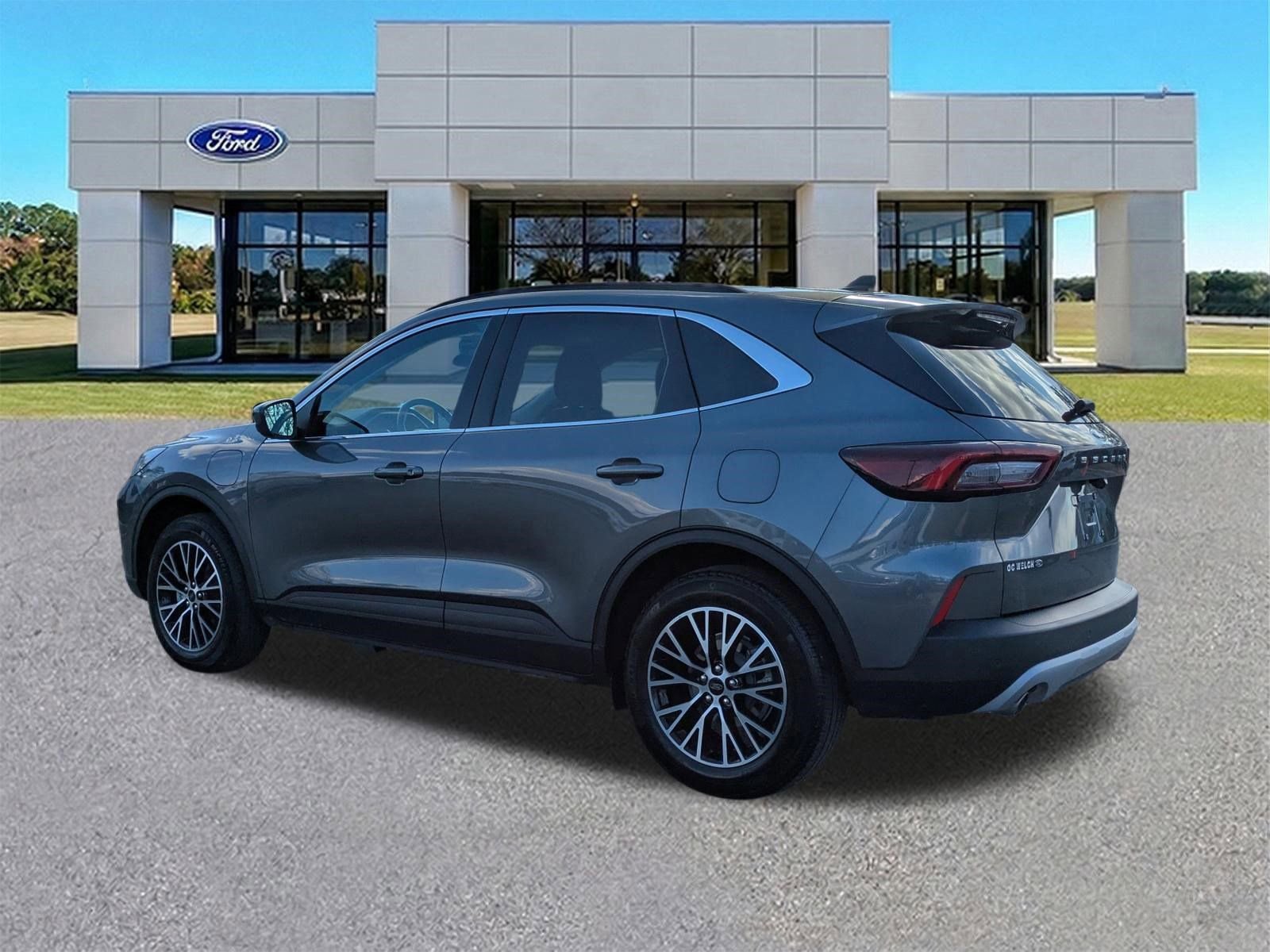 Certified 2025 Ford Escape SE FWD image 3