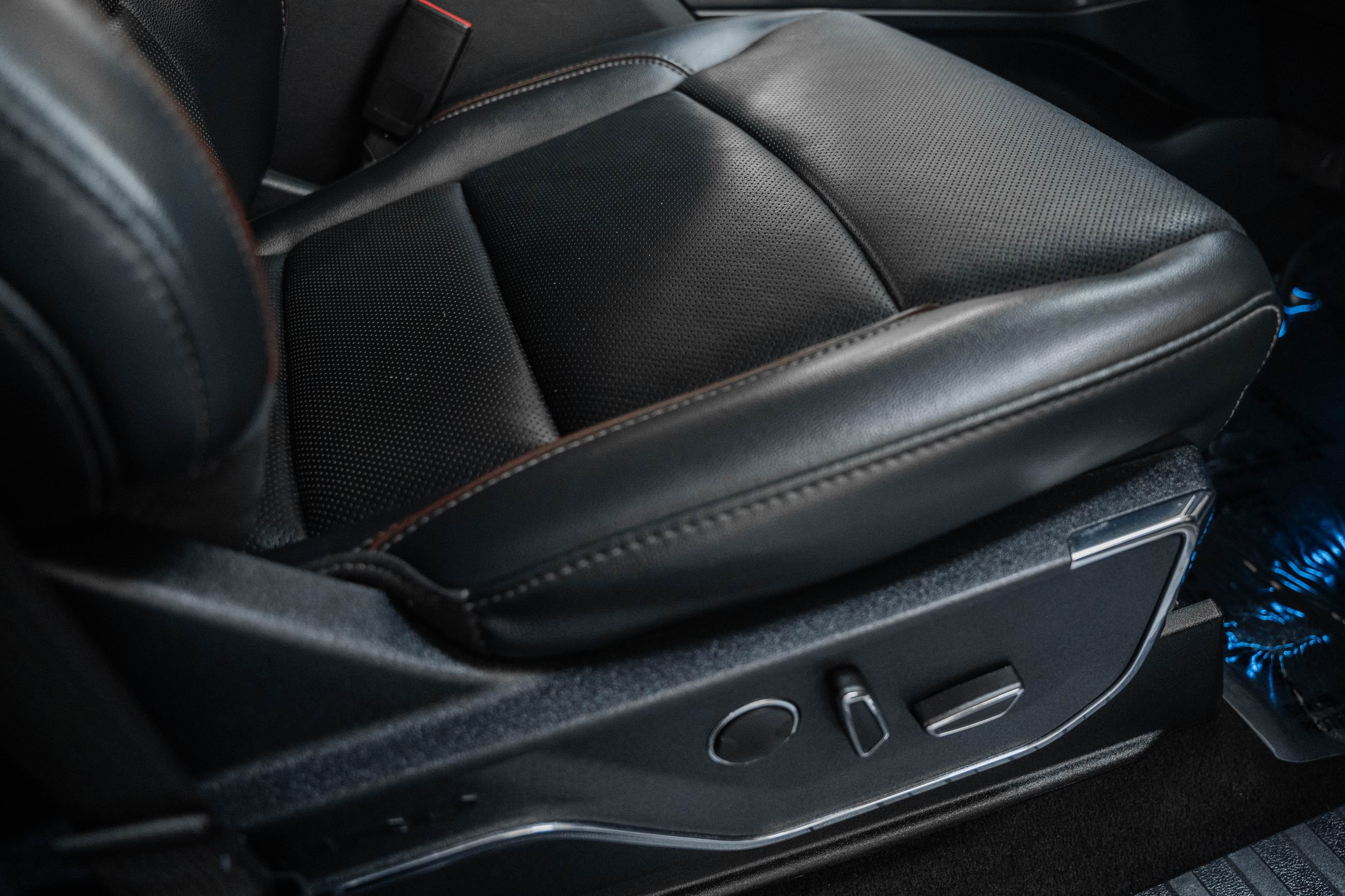 Certified 2021 Ford F150 Lariat w/ Equipment Group 502A High image 42