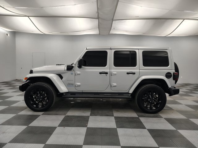Used 2024 Jeep Wrangler Unlimited Sahara AWD/4WD image 7