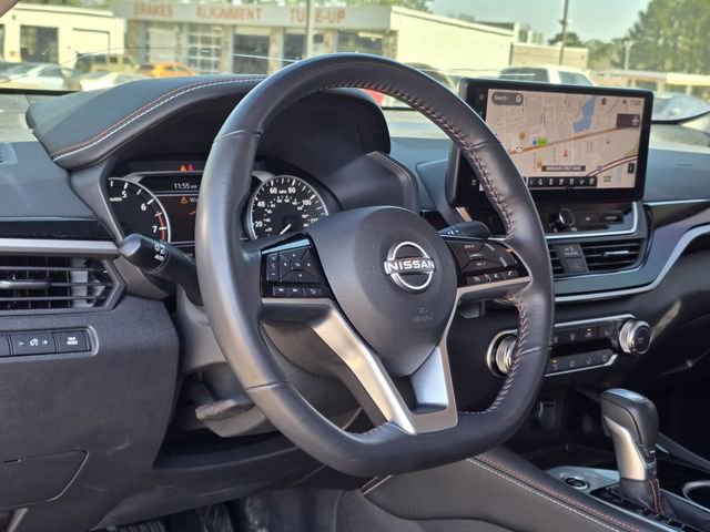 Used 2023 Nissan Altima 2.5 SR w/ SR Premium Package image 23