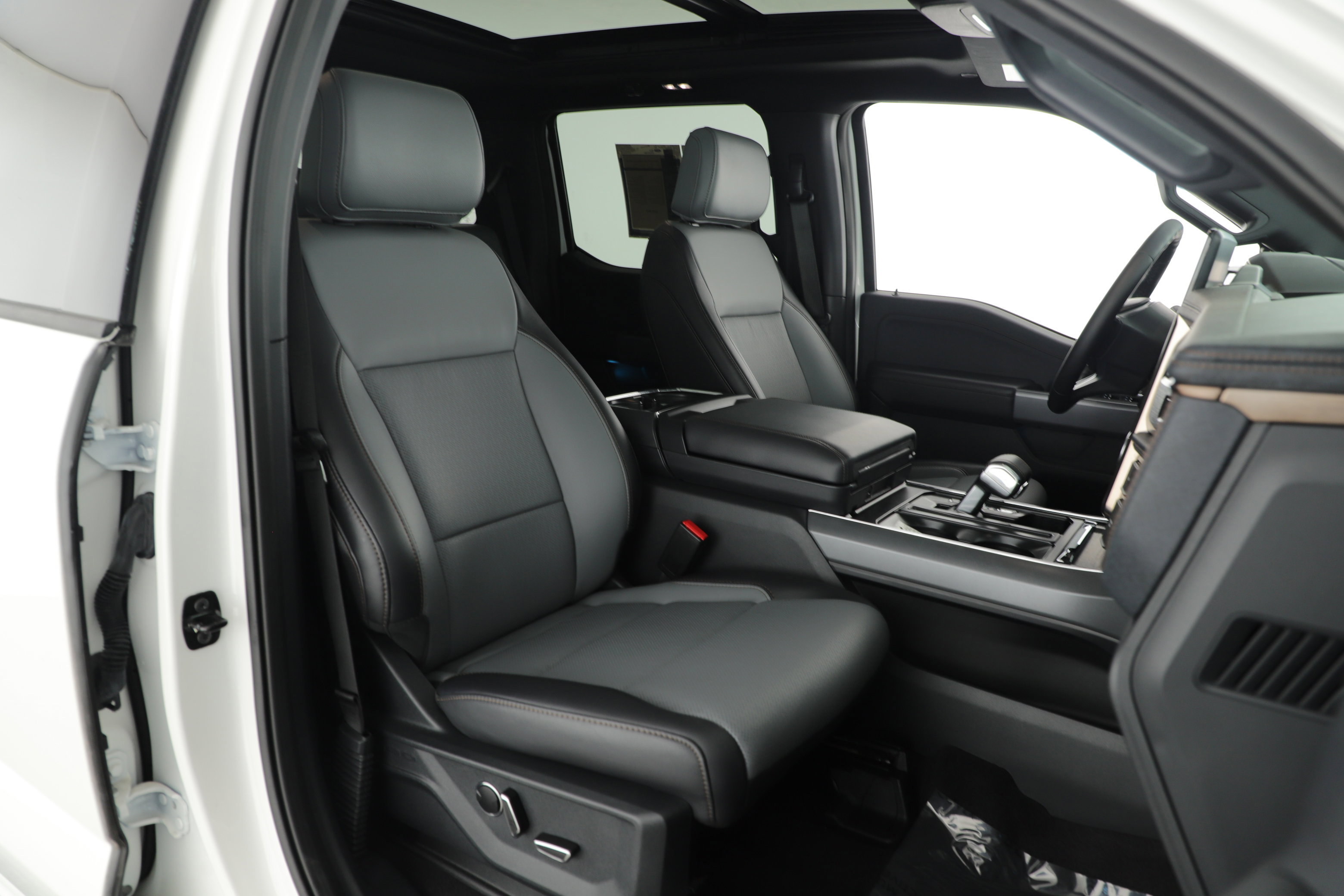 Certified 2025 Ford F150 Lightning Lariat image 15