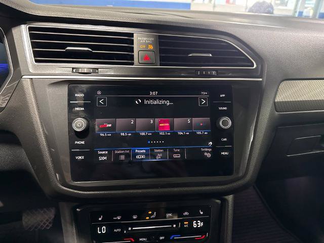 Used 2023 Volkswagen Tiguan SE w/ Panoramic Sunroof Package FWD image 18