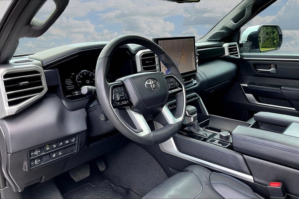 Used 2025 Toyota Sequoia Platinum AWD/4WD image 19