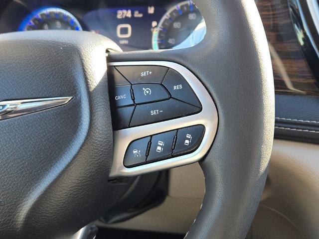 Used 2024 Chrysler Pacifica Limited image 32