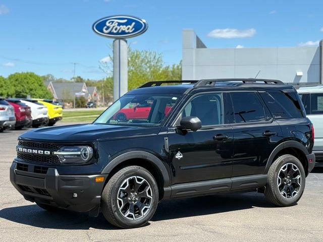 Certified 2025 Ford Bronco Sport Outer Banks w/ Outer Banks Tech Package+ AWD/4WD image 32