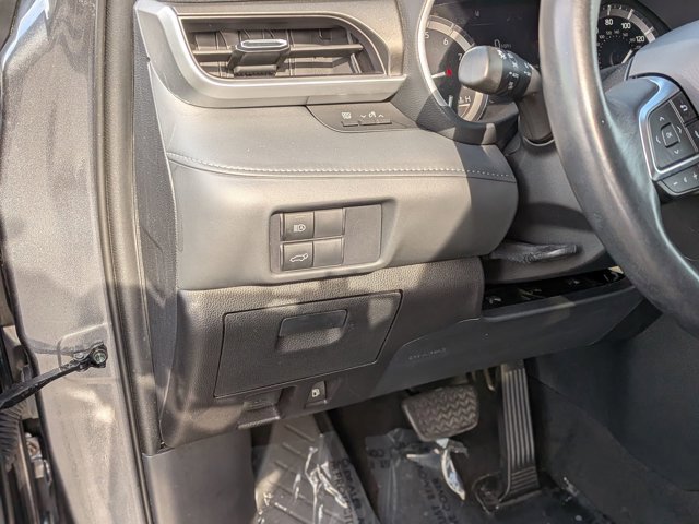 Used 2020 Toyota Highlander XLE image 16