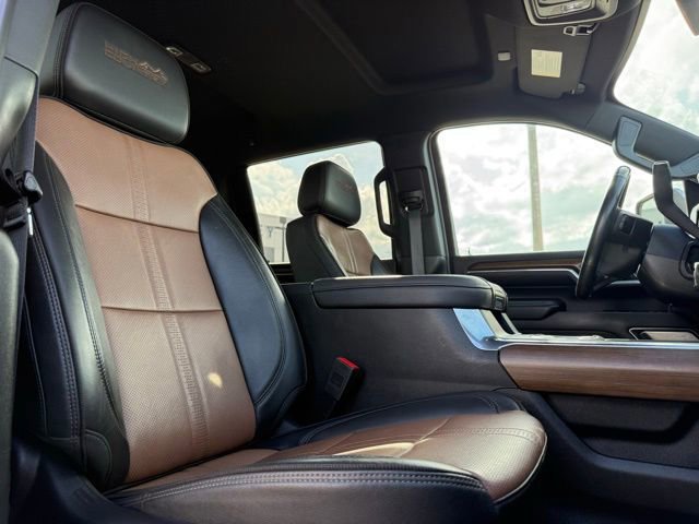 Used 2024 Chevrolet Silverado 3500 High Country image 19