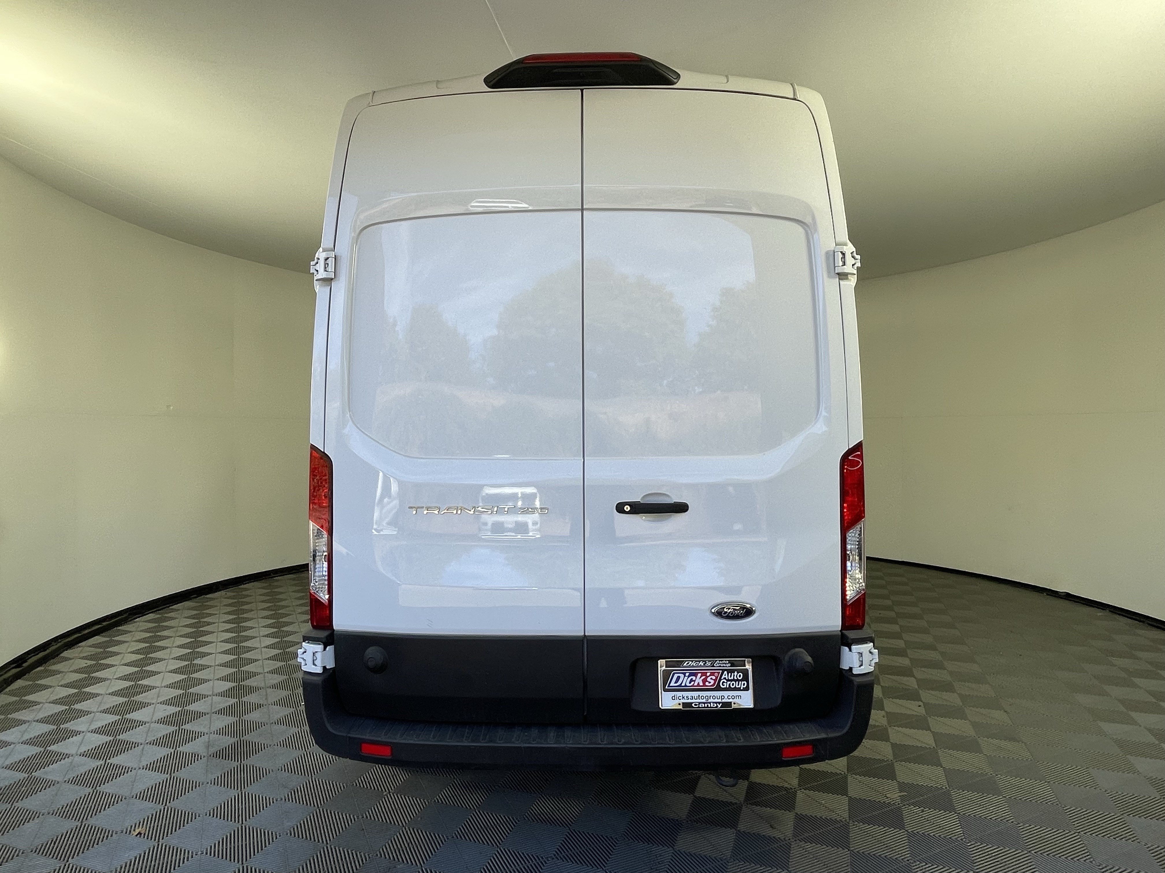 Certified 2025 Ford Transit 250 148 High Roof RWD image 4