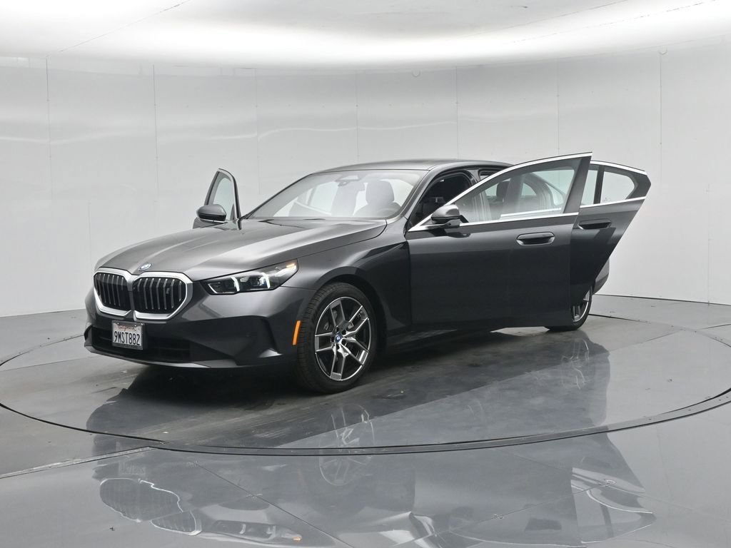 Used 2024 BMW i5 eDrive40i image 35