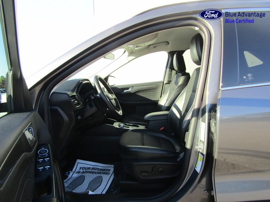 Certified 2026 Ford Escape SE w/ Class II Trailer Tow Package FWD image 3