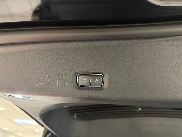 Certified 2025 Ford Expedition Active AWD/4WD image 15