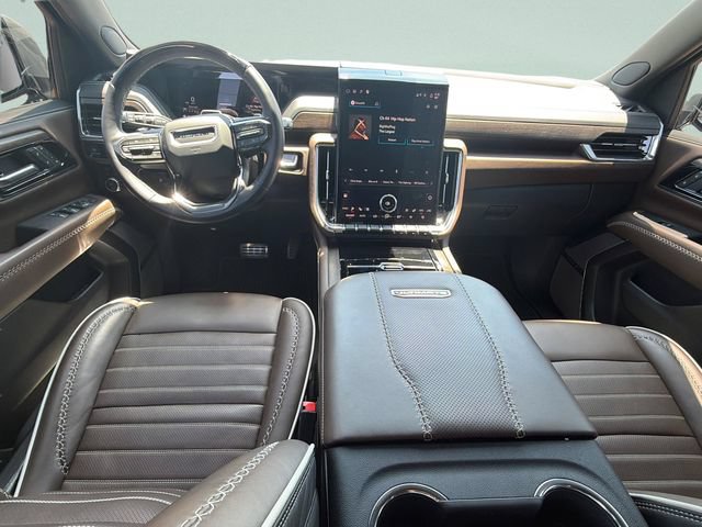 Used 2025 GMC Yukon Denali Ultimate AWD/4WD image 19