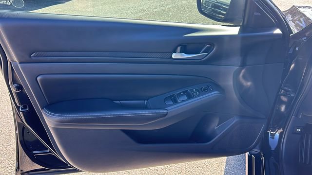 Used 2024 Nissan Altima 2.5 SV image 16