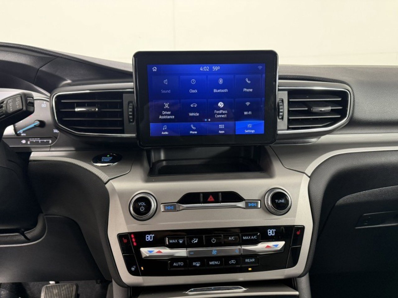 Certified 2021 Ford Explorer XLT w/ Equipment Group 202A image 17