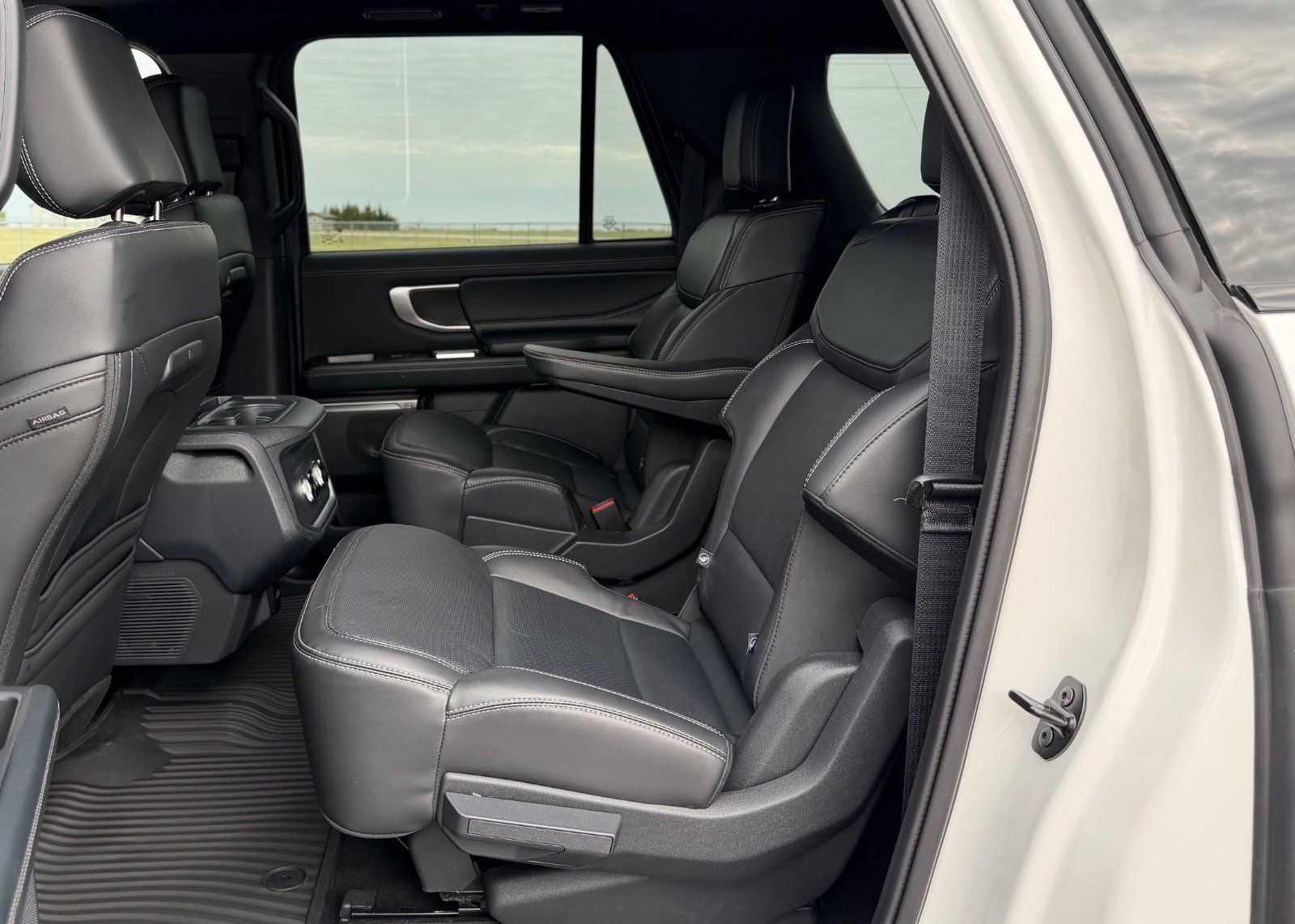 Certified 2025 Ford Expedition Max Platinum w/ Stealth Appearance Package AWD/4WD image 24