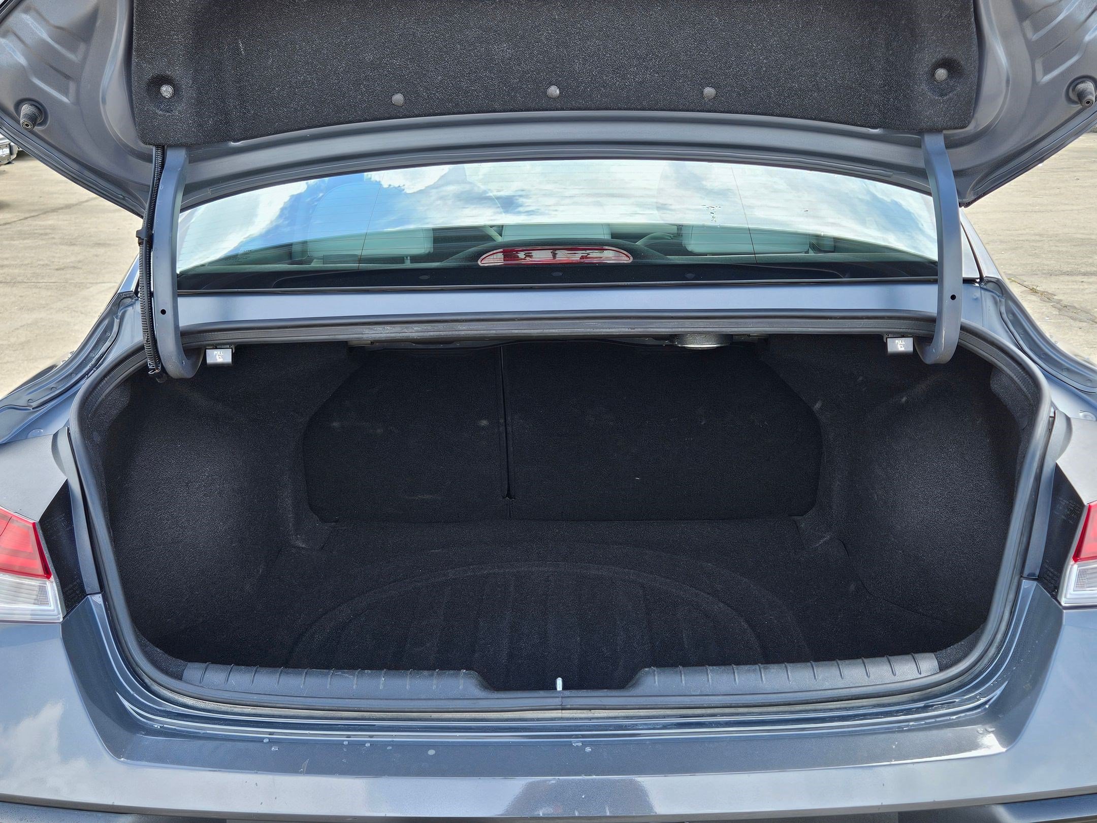 Used 2024 Hyundai Elantra Limited FWD image 29