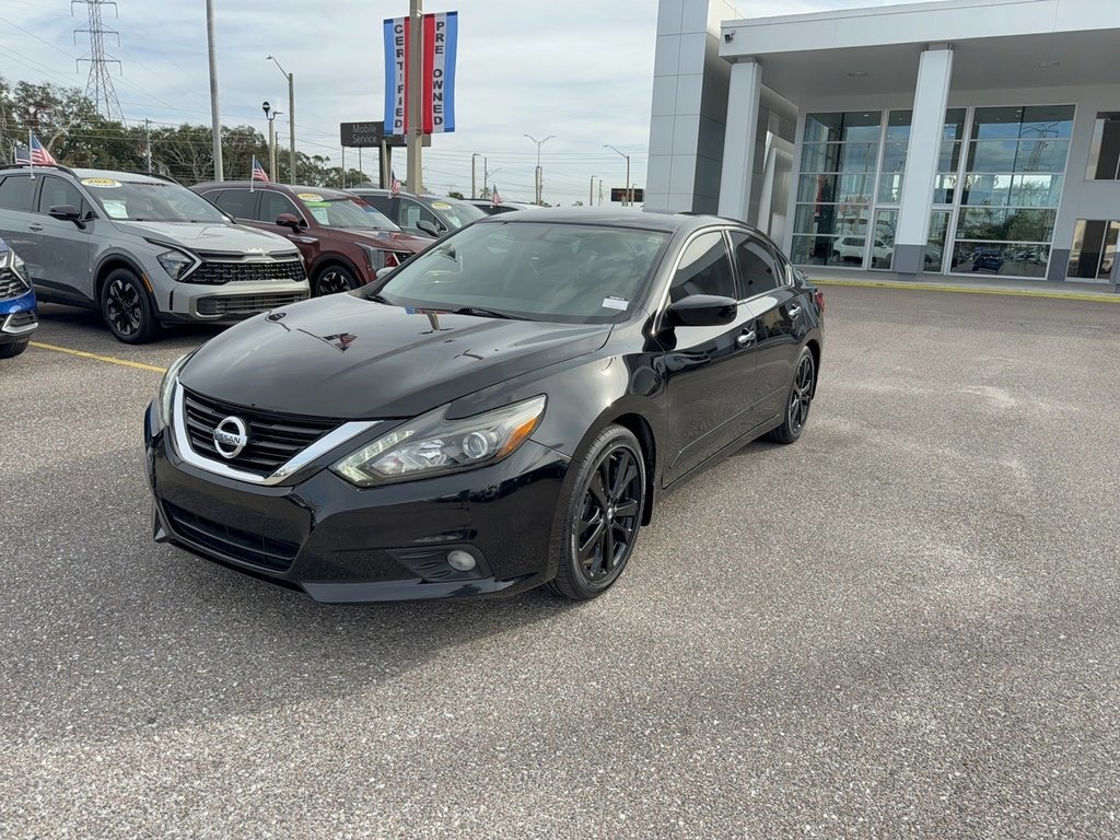 Used 2017 Nissan Altima 2.5 SR w/ Midnight Edition Package image 5