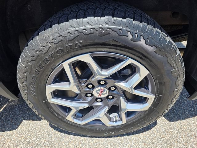 Used 2024 GMC Sierra 1500 SLT w/ SLT Premium Plus Package AWD/4WD image 10
