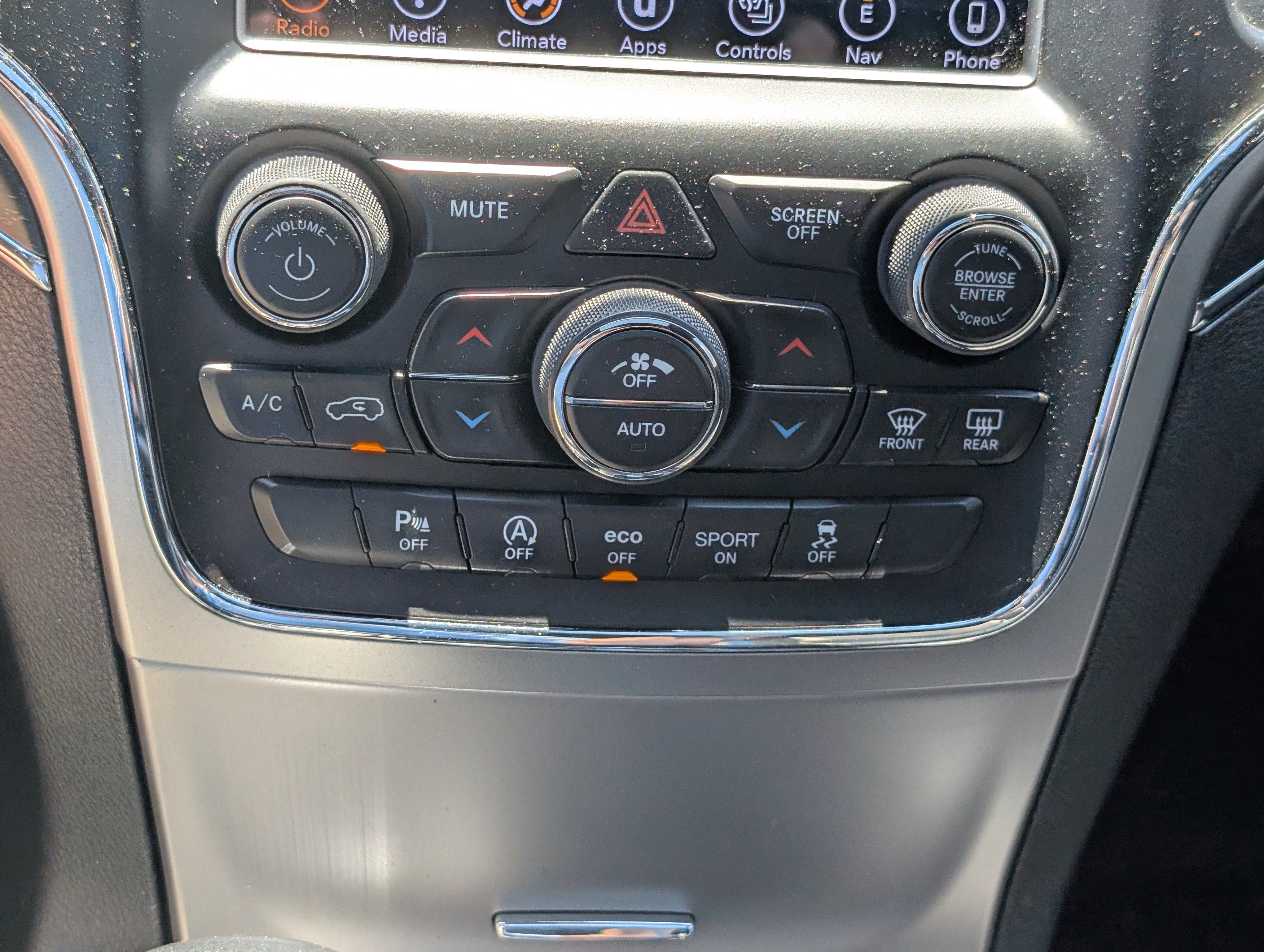 Used 2018 Jeep Grand Cherokee Limited AWD/4WD image 27