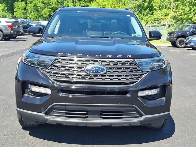 Certified 2022 Ford Explorer XLT w/ Equipment Group 202A AWD/4WD image 3